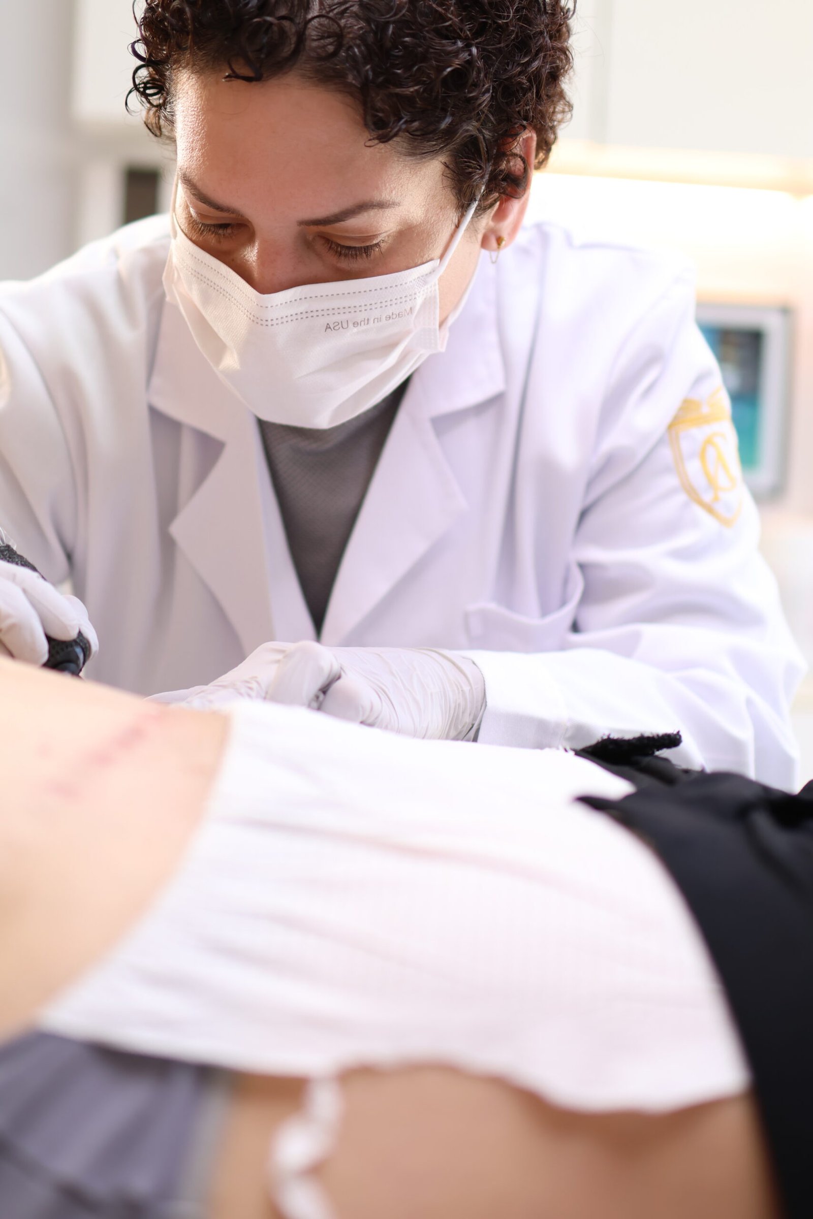 plasma-pen-microneedling Plasma Pen non-invasive treatment that stimulates collagen and elastin to reduce scars, wrinkles, and stretch marks for smoother, youthful skin.